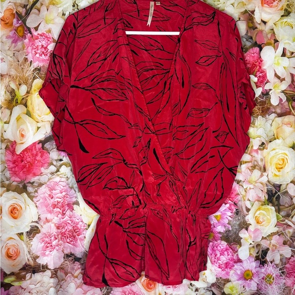 100% Silk Petticoat Alley Scarlet Leaf Pattern Low V-neck Blouse - Picture 6 of 8